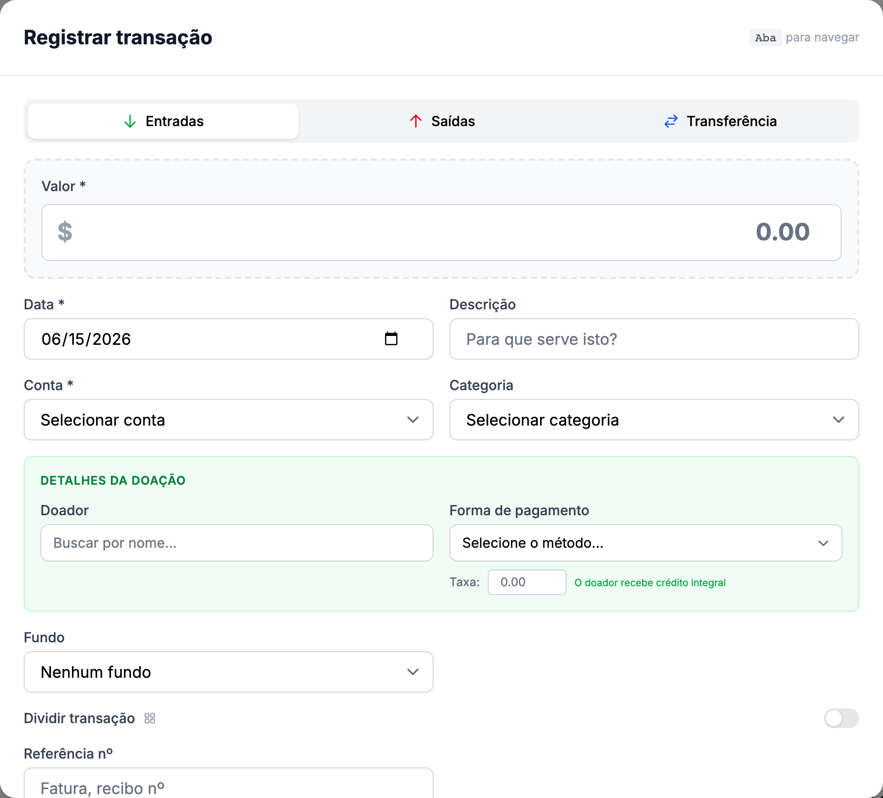 O modal Registrar transação no modo Contabilidade completa mostrando os menus suspensos Fundo e Classe lado a lado. Aberto via Nova transação > Nova receita. Nota: a igreja de demonstração tem 0 classes de acompanhamento cadastradas, então o menu Classe mostra apenas Nenhuma, mas o layout Fundo + Classe lado a lado está representado corretamente.